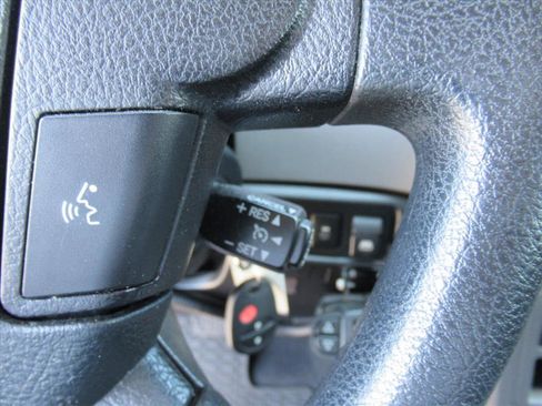 Used 2013 Toyota Tundra 2WD CrewMax w/ SR5 Pkg image 22