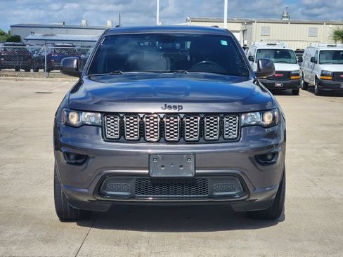 Used 2020 Jeep Grand Cherokee Altitude RWD image 2