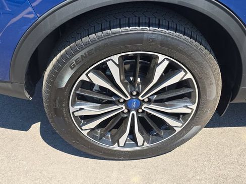 Certified 2022 Ford Escape SEL w/ SEL Stealth AWD Package image 5