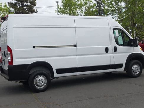 Used 2023 RAM ProMaster 2500 FWD image 9