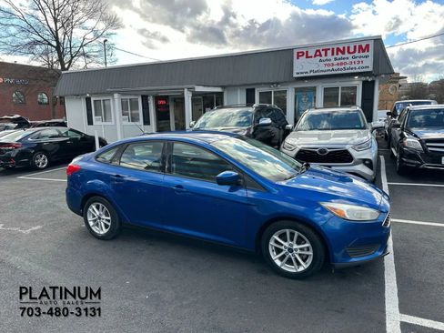 Used 2018 Ford Focus SE image 2