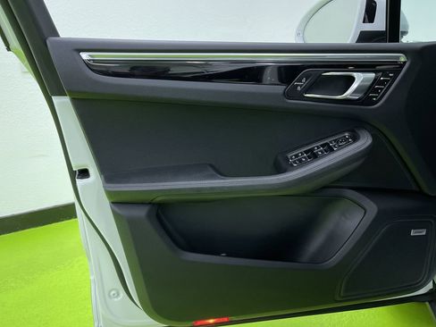 Used 2020 Porsche Macan image 16