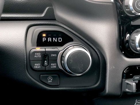 New 2026 RAM 1500 4x4 Crew Cab image 26