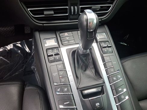 Used 2019 Porsche Macan AWD/4WD image 12
