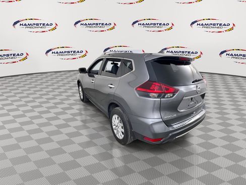 Used 2018 Nissan Rogue SV w/ Premium Package image 6