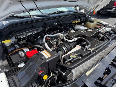 Used 2015 Ford F250 Lariat w/ Chrome Package image 33