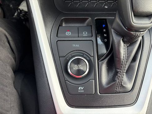 Certified 2025 Toyota RAV4 XLE AWD/4WD image 26