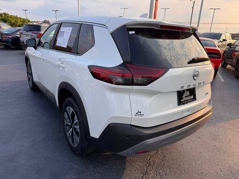 Used 2023 Nissan Rogue SV FWD image 3
