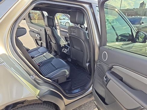 Certified 2025 Land Rover Discovery Dynamic SE image 19