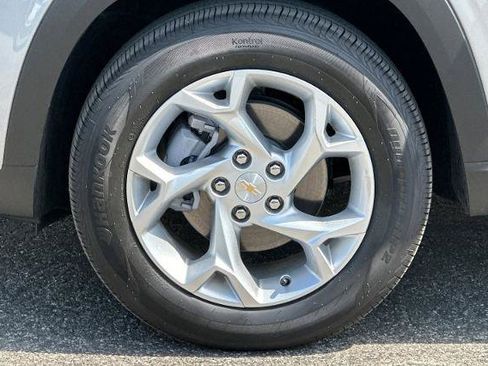 New 2026 Chevrolet Trax LS w/ LS Convenience Package FWD image 35