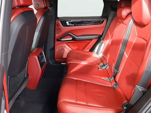 Used 2019 Porsche Cayenne image 21