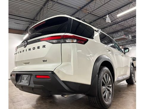 Used 2022 Nissan Pathfinder SV w/ SV Black Package FWD image 13