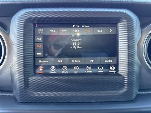 Used 2022 Jeep Gladiator Sport image 18