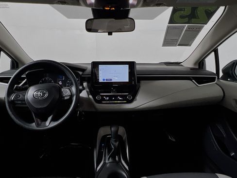 Used 2025 Toyota Corolla LE FWD image 29