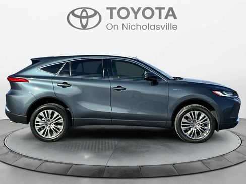 Used 2021 Toyota Venza Limited image 7