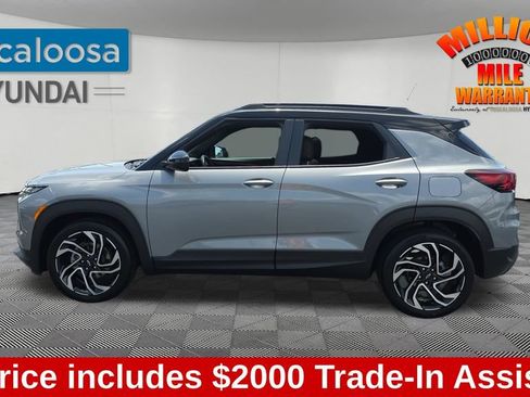 Used 2025 Chevrolet TrailBlazer RS w/ Convenience Package FWD image 4