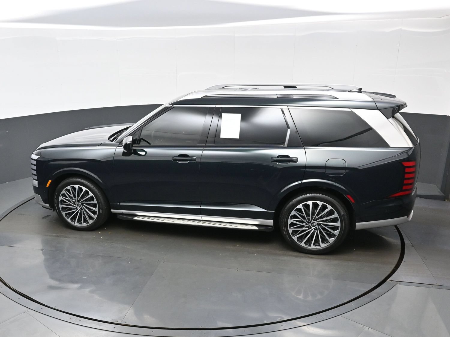 Certified 2026 Hyundai Palisade Calligraphy AWD/4WD image 36