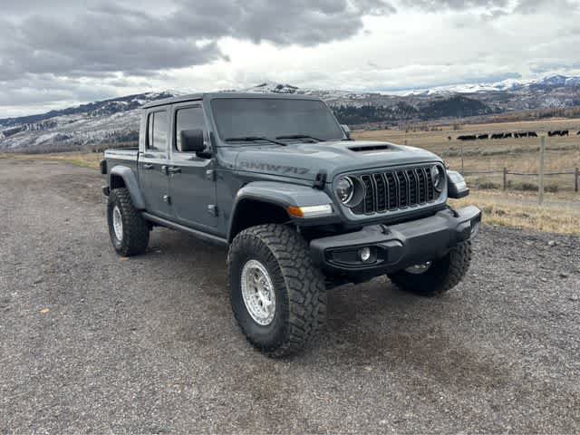 Used 2025 Jeep Gladiator Sport AWD/4WD image 12