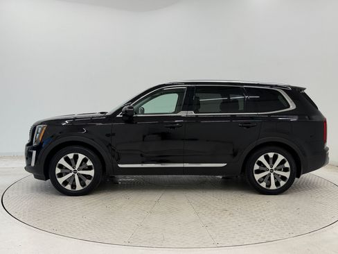 Used 2022 Kia Telluride EX w/ EX Premium Package FWD image 2