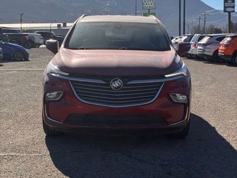 Used 2023 Buick Enclave Essence image 2