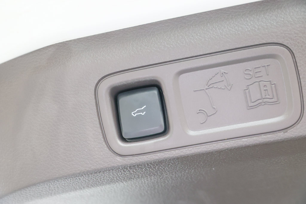 Used 2024 Lincoln Navigator Premiere AWD/4WD image 28