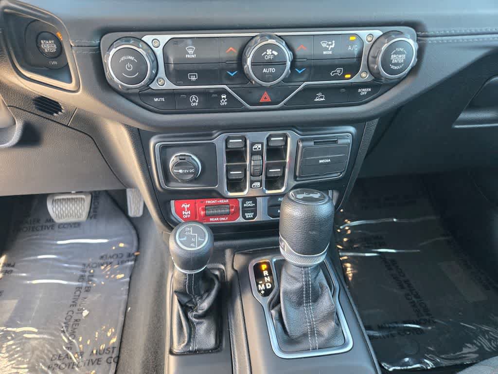 Used 2024 Jeep Wrangler Unlimited Rubicon AWD/4WD image 15