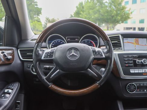 Used 2015 Mercedes-Benz ML 350 2WD image 28