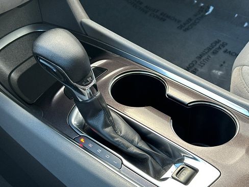 Used 2022 Chevrolet Malibu LT image 19