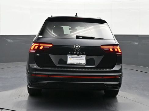 Used 2022 Volkswagen Tiguan SE R-Line FWD image 4