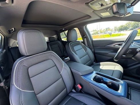 New 2025 Chevrolet Equinox EV LT w/ Convenience Package II FWD image 16