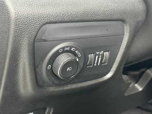 Used 2023 Jeep Grand Cherokee L Limited RWD image 10