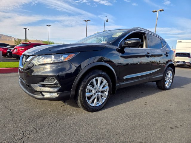 Used 2021 Nissan Rogue Sport SV FWD image 2