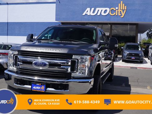 Used 2017 Ford F250 XLT image 1