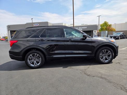 Certified 2023 Ford Explorer XLT w/ Equipment Group 202A AWD/4WD image 7