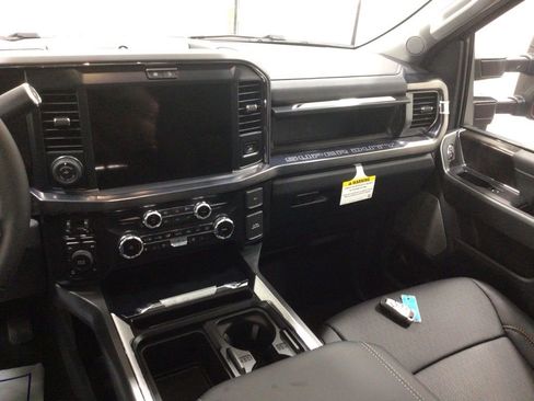 New 2025 Ford F250 Lariat w/ Lariat Ultimate Package image 40