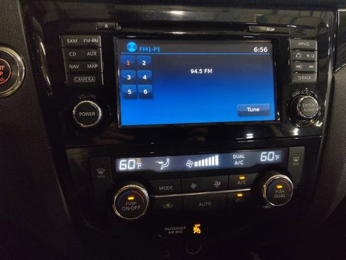 Used 2018 Nissan Rogue Sport SL FWD image 25