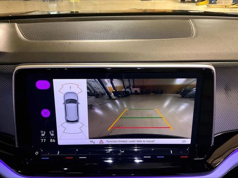 Used 2024 Volkswagen Atlas Cross Sport SEL R-Line image 27