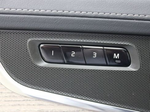 Certified 2025 Volvo XC90 B6 Plus image 18