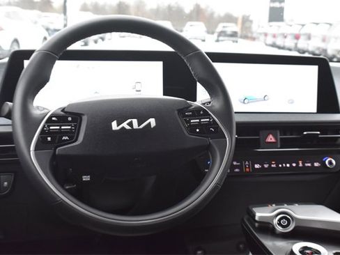 Used 2024 Kia EV6 Light image 17