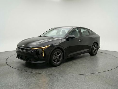 Used 2025 Kia K4 FWD image 3