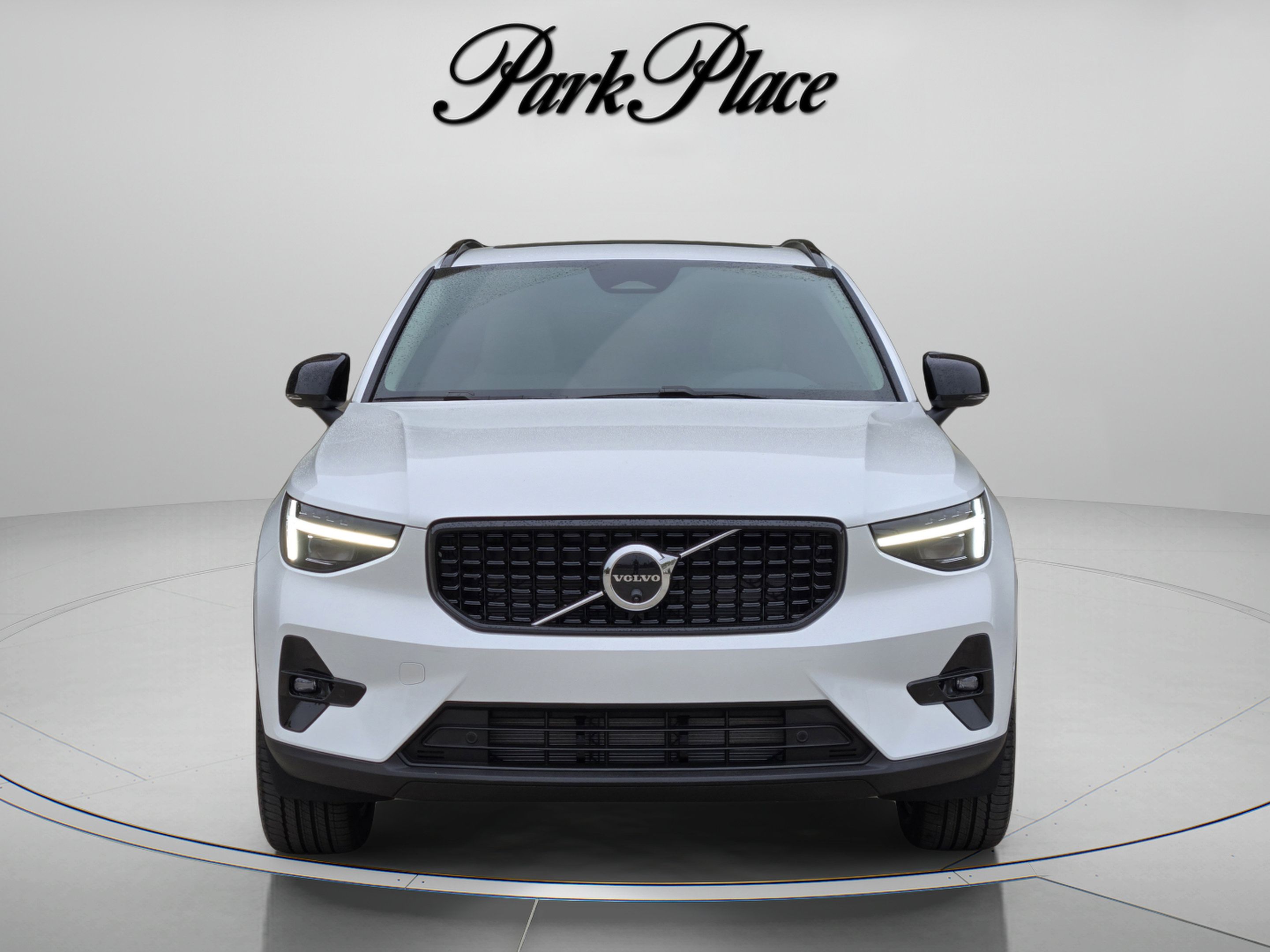 Used 2026 Volvo XC40 B5 Plus w/ Protection Package Premier AWD/4WD image 9