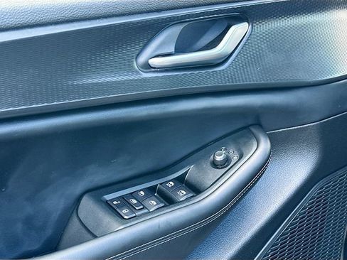 Used 2024 Jeep Grand Cherokee Laredo image 17