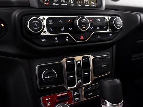 Used 2023 Jeep Gladiator Rubicon w/ LED Lighting Group AWD/4WD image 27