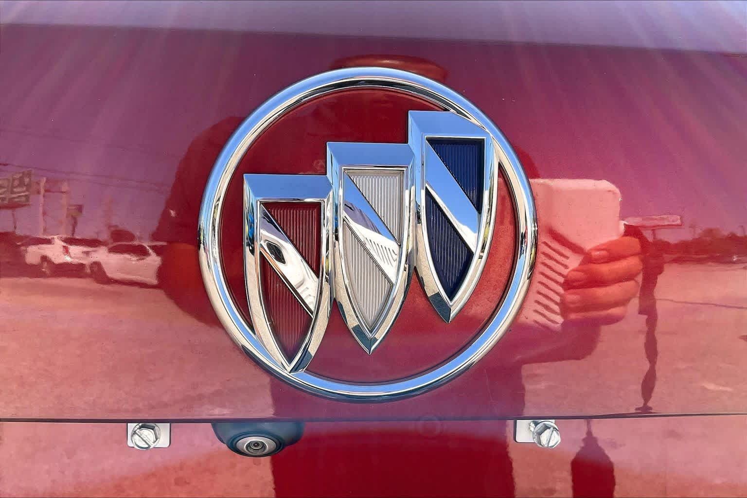 Used 2023 Buick Envision Preferred AWD/4WD image 31