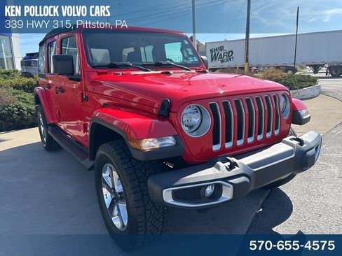 Used 2022 Jeep Wrangler Unlimited Sahara w/ Cold Weather Group AWD/4WD image 4