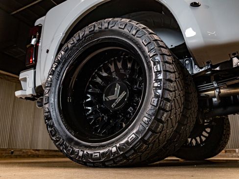 Used 2026 Ford F350 Platinum w/ Platinum Plus Package image 15