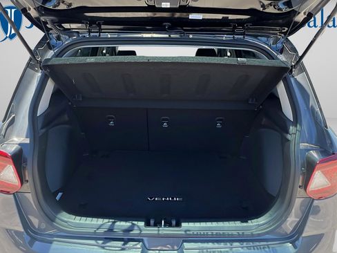 Certified 2025 Hyundai Venue Limited FWD image 9