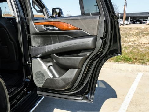 Used 2018 Cadillac Escalade Luxury image 49