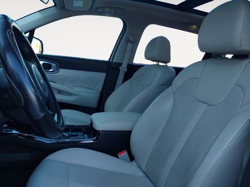 Used 2022 Kia Sorento SX image 9