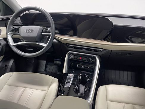 Used 2025 Audi Q5 Premium image 28
